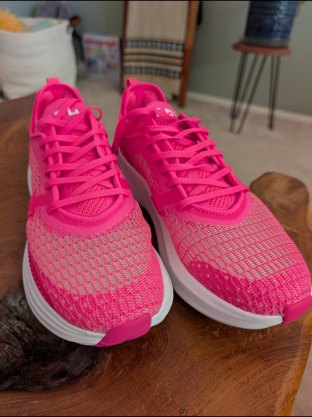 APL Euphoria Hot Pink Knit Athletic Sneakers NEW NEVER WORN